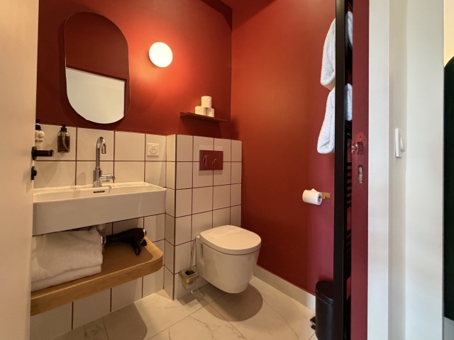 Beauquartier Paris バスルームの洗面・トイレ