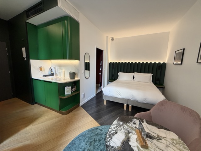 Beauquartier Paris 部屋のキッチンとベッド